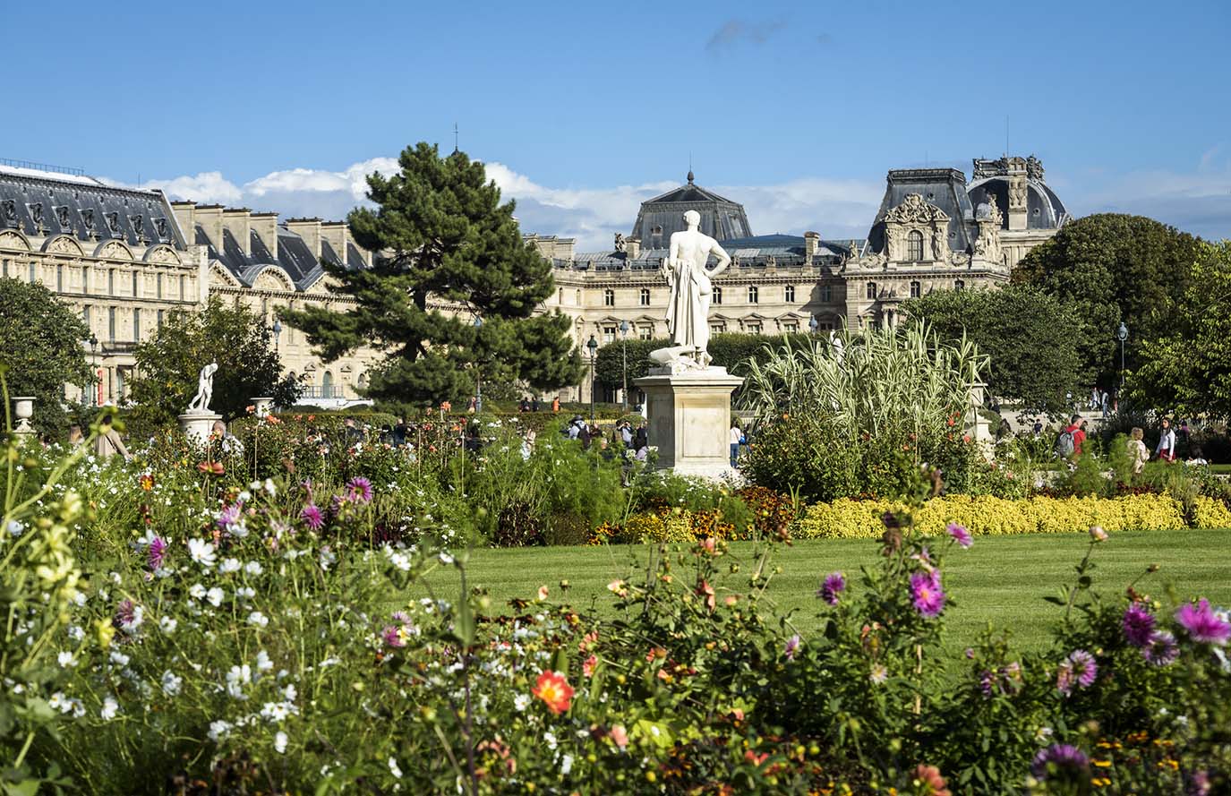 Paris in Bloom: Exploring the City’s Beautiful Gardens and Parks